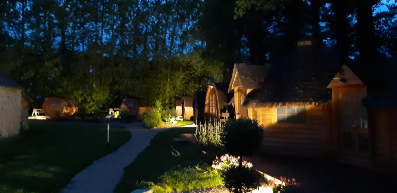 Tonn"O Loisirs Villa Servel Bagian luar foto