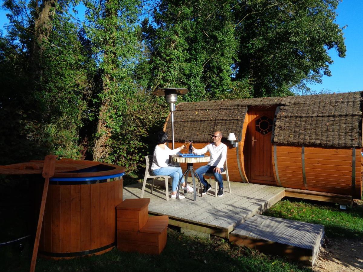 Tonn"O Loisirs Villa Servel Bagian luar foto