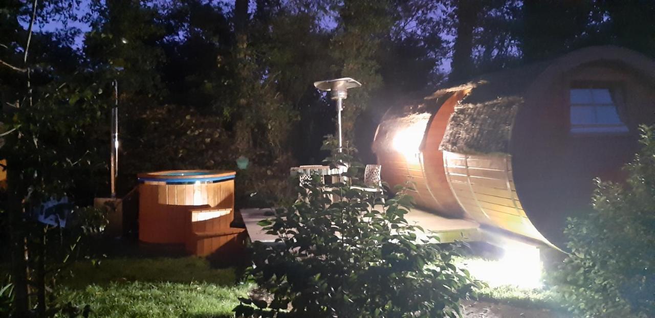 Tonn"O Loisirs Villa Servel Bagian luar foto