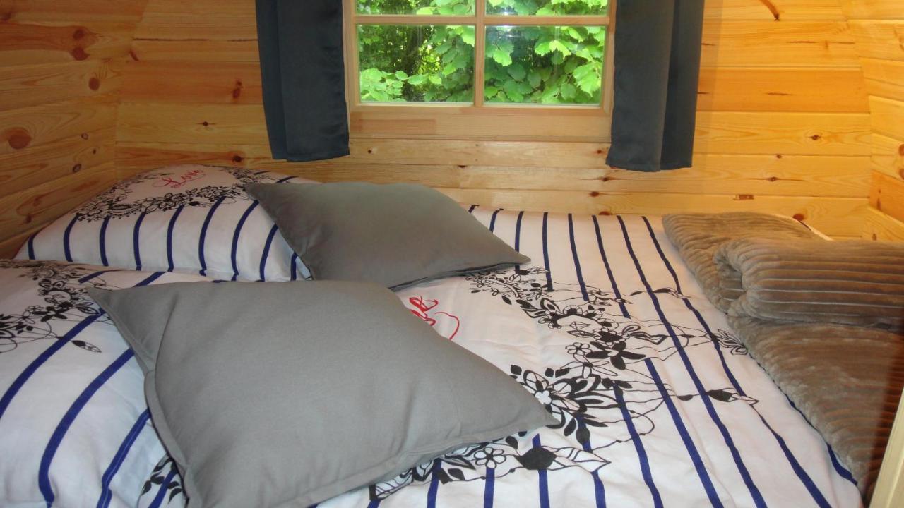 Tonn"O Loisirs Villa Servel Bagian luar foto