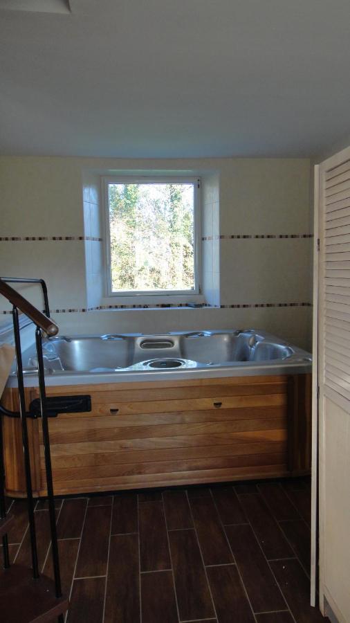Tonn"O Loisirs Villa Servel Bagian luar foto