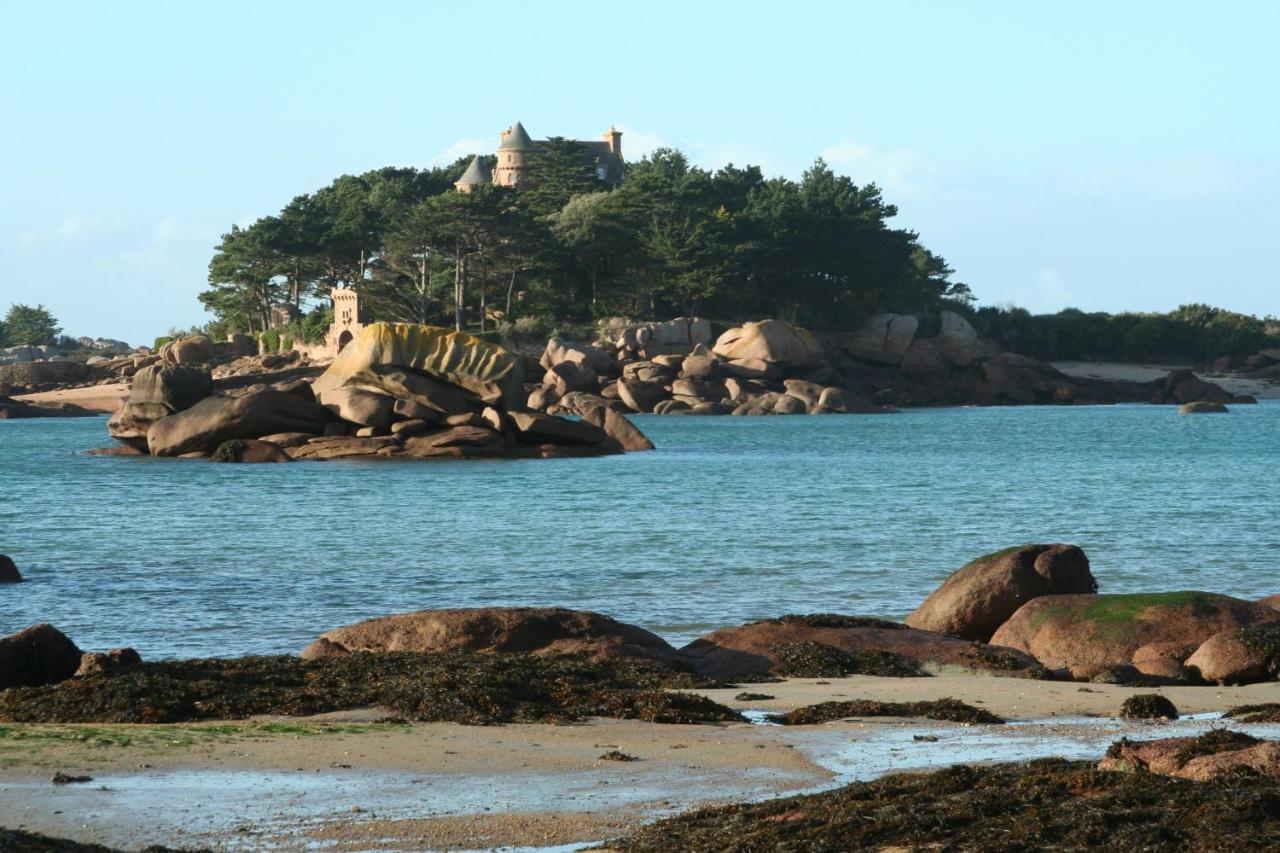 Tonn"O Loisirs Villa Servel Bagian luar foto